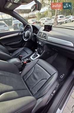 Внедорожник / Кроссовер Audi Q3 2015 в 