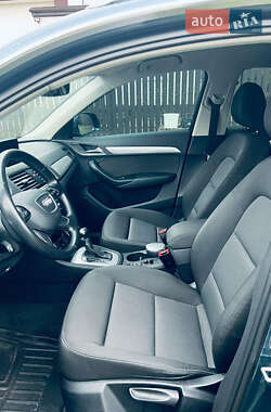 Внедорожник / Кроссовер Audi Q3 2016 в 