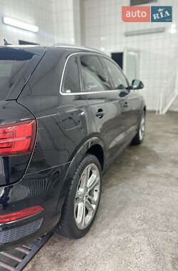 Внедорожник / Кроссовер Audi Q3 2016 в 