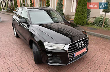 Внедорожник / Кроссовер Audi Q3 2016 в 