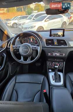 Внедорожник / Кроссовер Audi Q3 2016 в 