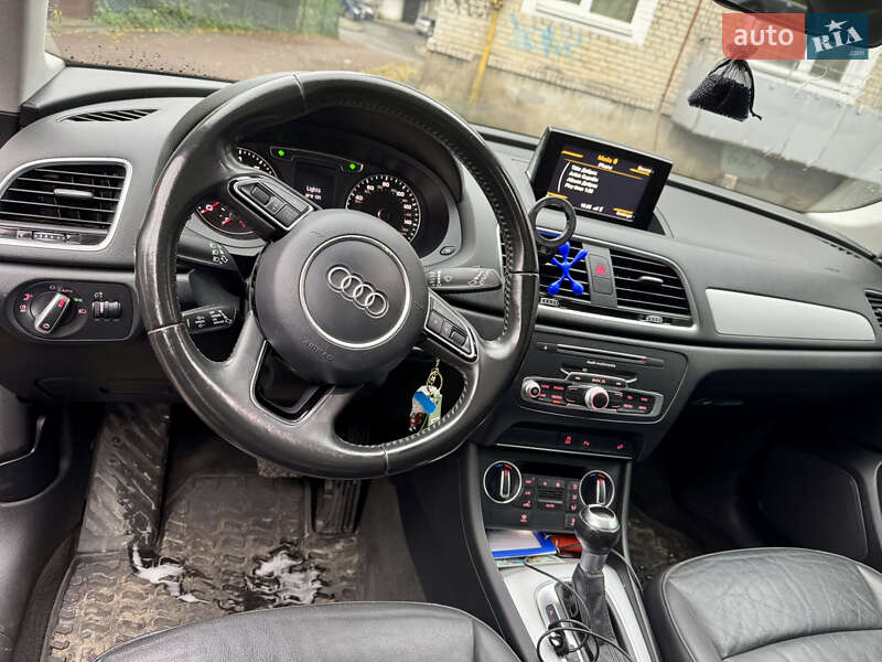 Внедорожник / Кроссовер Audi Q3 2017 в Львове