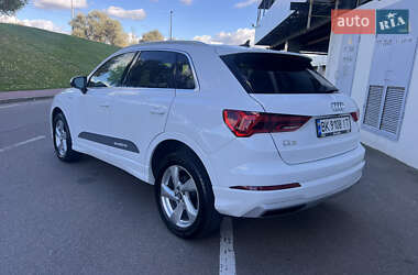 Внедорожник / Кроссовер Audi Q3 2021 в 