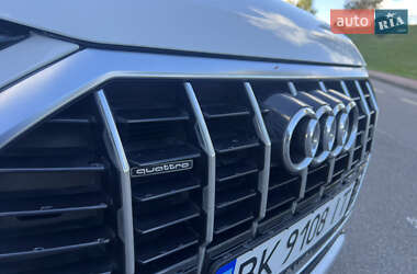Внедорожник / Кроссовер Audi Q3 2021 в 