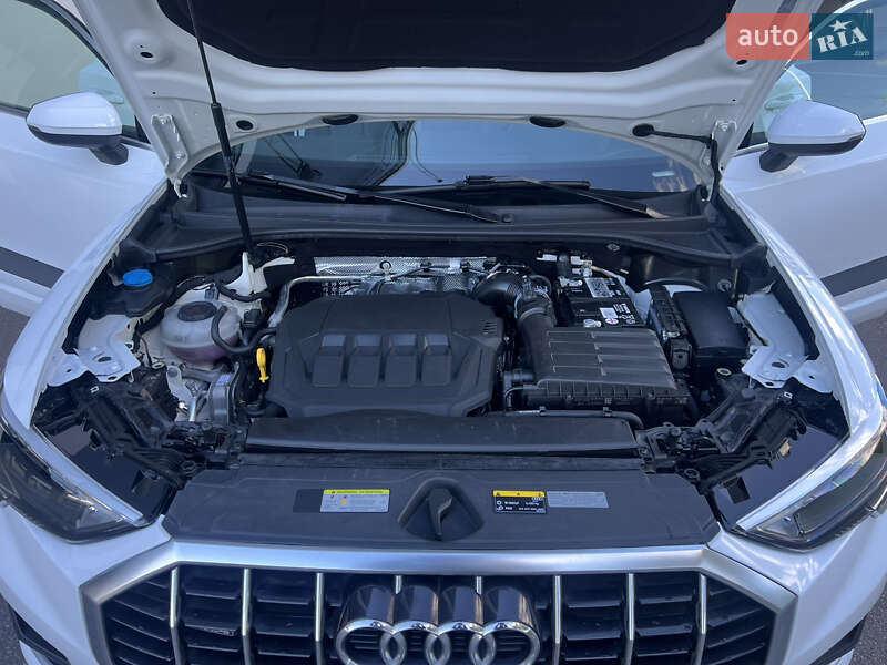 Позашляховик / Кросовер Audi Q3 2021 в Києві