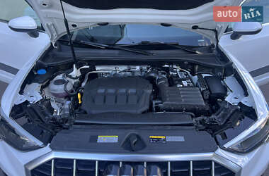 Внедорожник / Кроссовер Audi Q3 2021 в 