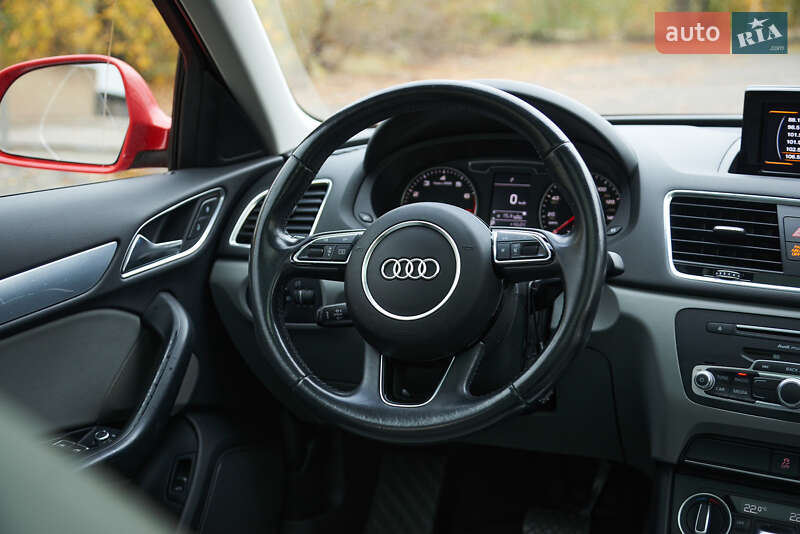 Внедорожник / Кроссовер Audi Q3 2015 в Киеве