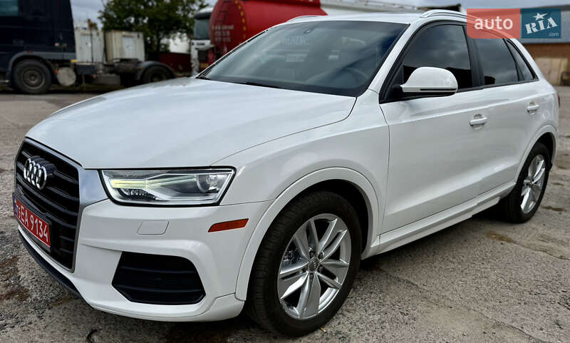 Внедорожник / Кроссовер Audi Q3 2017 в Полтаве