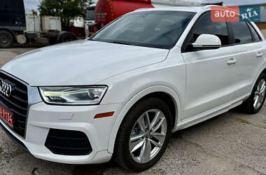 Позашляховик / Кросовер Audi Q3 2017 в 