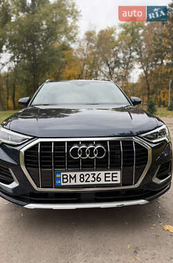 Позашляховик / Кросовер Audi Q3 2019 в 