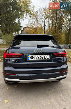 Позашляховик / Кросовер Audi Q3 2019 в 