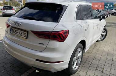 Позашляховик / Кросовер Audi Q3 2020 в  фото 3 Позашляховик / Кросовер Audi Q3 2020 в