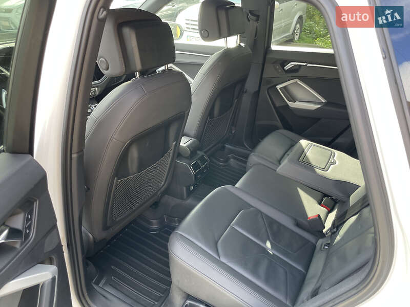 Позашляховик / Кросовер Audi Q3 2020 в Львові
