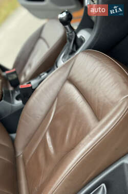 Внедорожник / Кроссовер Audi Q3 2012 в 