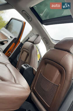 Внедорожник / Кроссовер Audi Q3 2012 в 