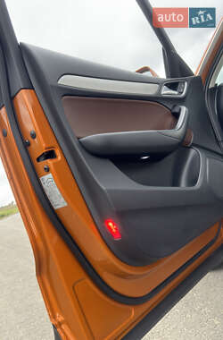 Внедорожник / Кроссовер Audi Q3 2012 в 