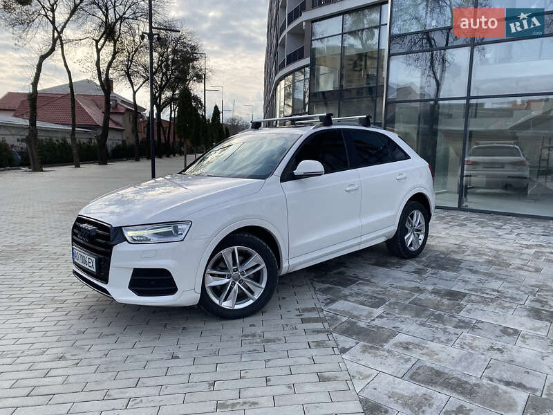 Позашляховик / Кросовер Audi Q3 2016 в 