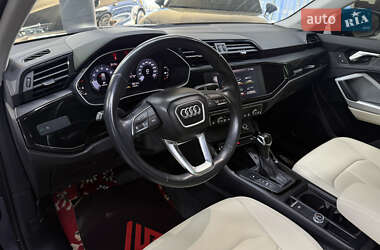 Внедорожник / Кроссовер Audi Q3 2020 в 