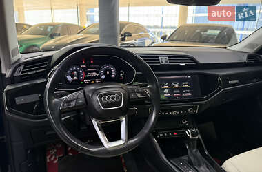 Внедорожник / Кроссовер Audi Q3 2020 в 