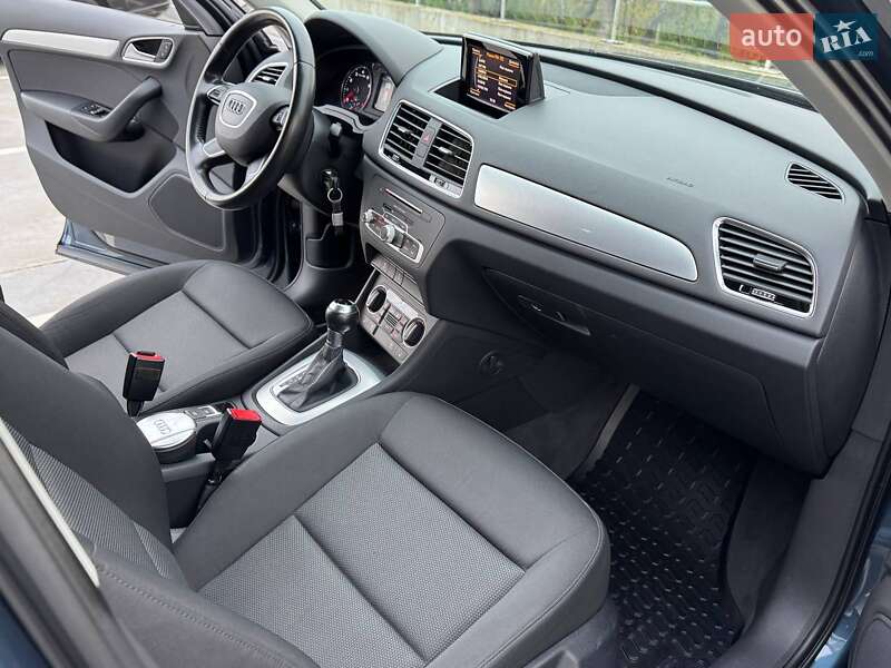 Позашляховик / Кросовер Audi Q3 2016 в Києві