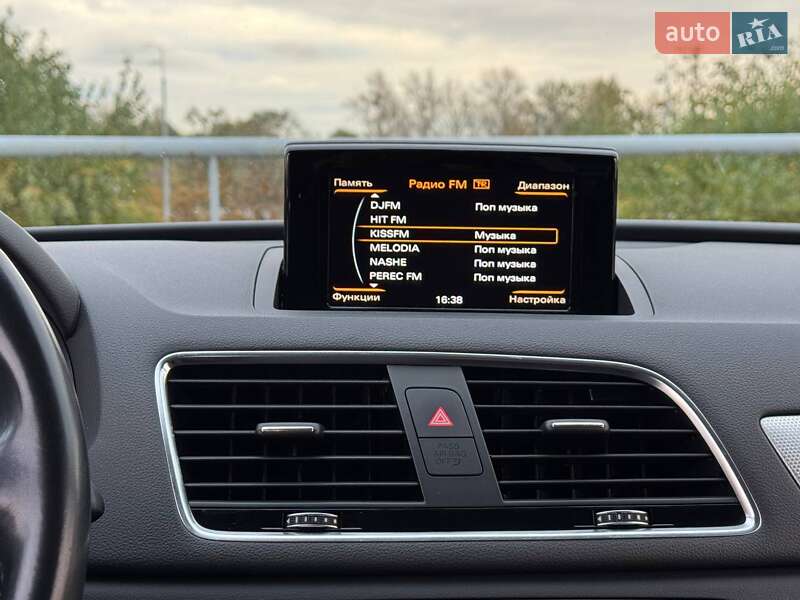 Позашляховик / Кросовер Audi Q3 2016 в Києві
