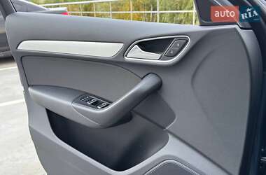 Внедорожник / Кроссовер Audi Q3 2016 в 