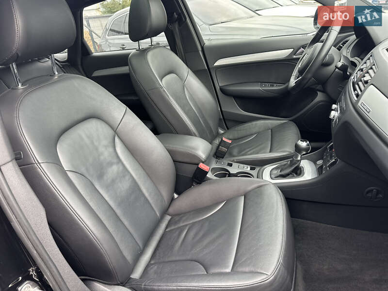 Позашляховик / Кросовер Audi Q3 2016 в Рівному