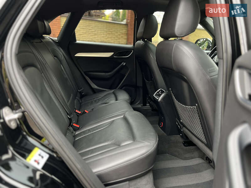 Внедорожник / Кроссовер Audi Q3 2016 в Ровно