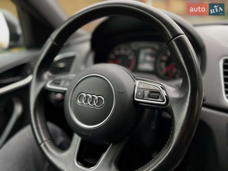 Внедорожник / Кроссовер Audi Q3 2016 в Ровно