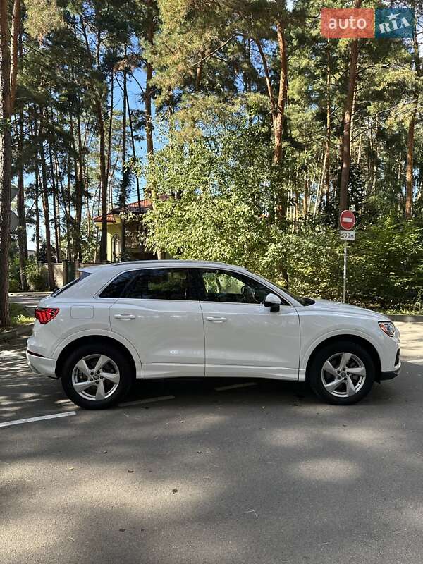 Позашляховик / Кросовер Audi Q3 2019 в Білогородці