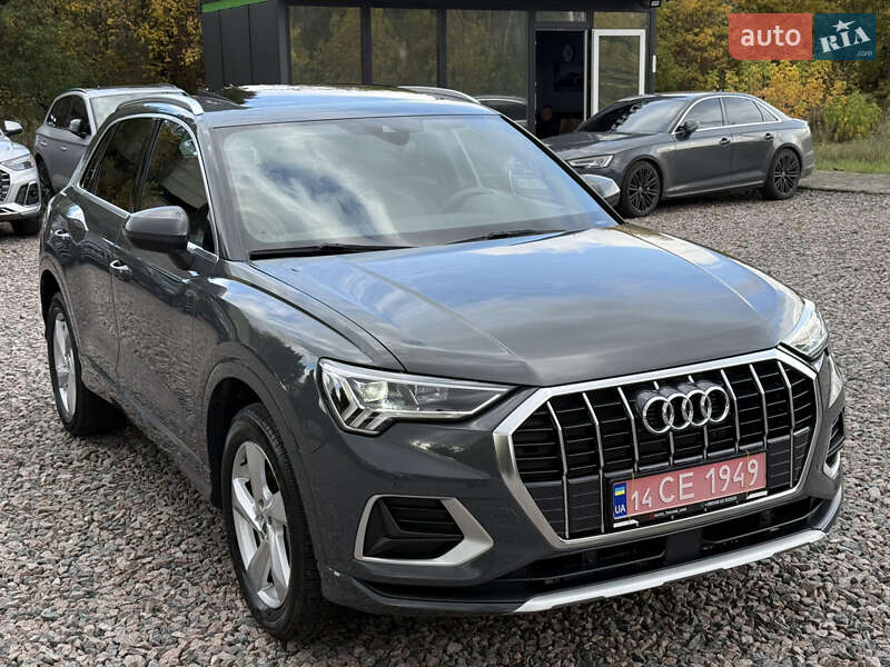 Внедорожник / Кроссовер Audi Q3 2019 в Киеве