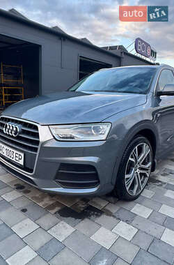 Позашляховик / Кросовер Audi Q3 2016 в 
