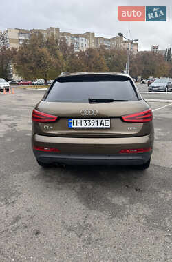 Позашляховик / Кросовер Audi Q3 2014 в 
