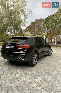 Позашляховик / Кросовер Audi Q3 2022 в 