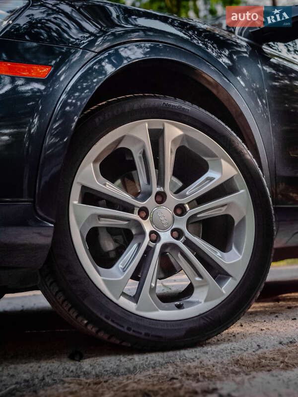 Позашляховик / Кросовер Audi Q3 2015 в Києві