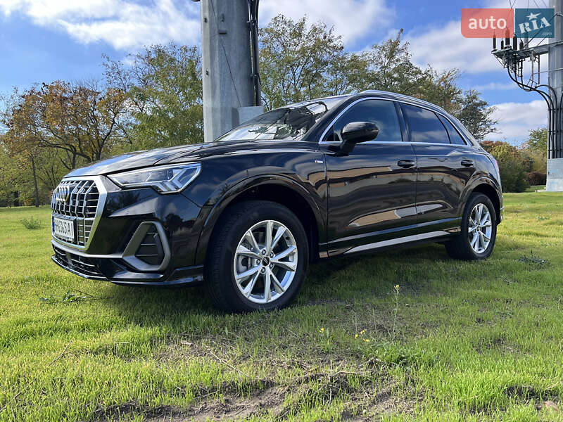 Внедорожник / Кроссовер Audi Q3 2023 в Одессе