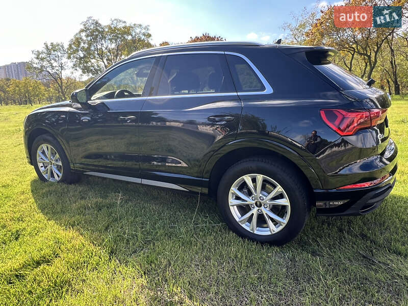 Внедорожник / Кроссовер Audi Q3 2023 в Одессе
