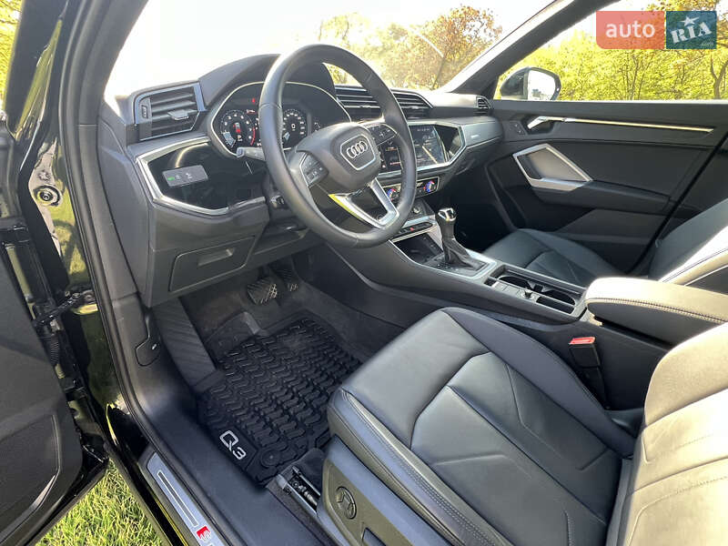 Внедорожник / Кроссовер Audi Q3 2023 в Одессе