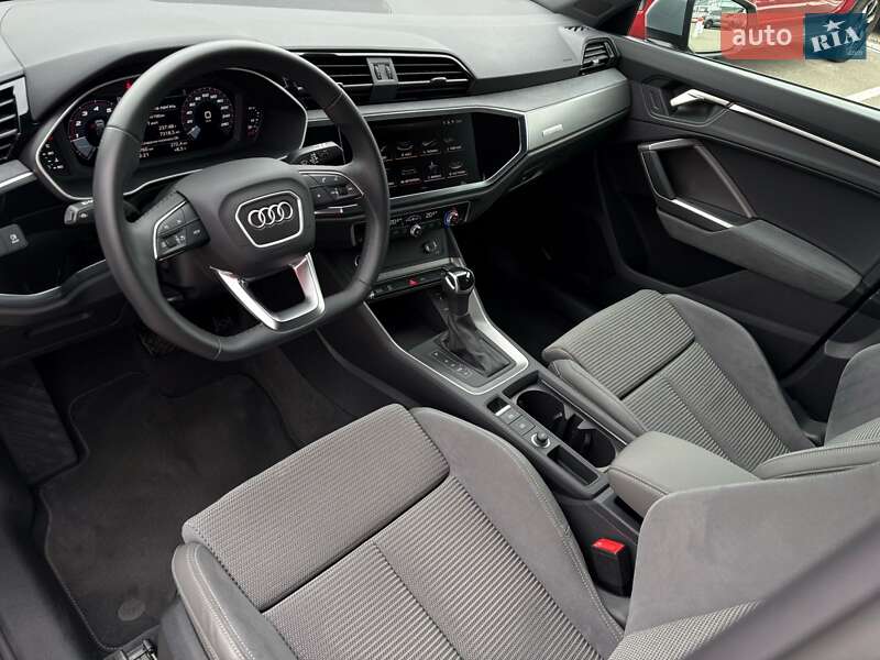 Позашляховик / Кросовер Audi Q3 2024 в Києві
