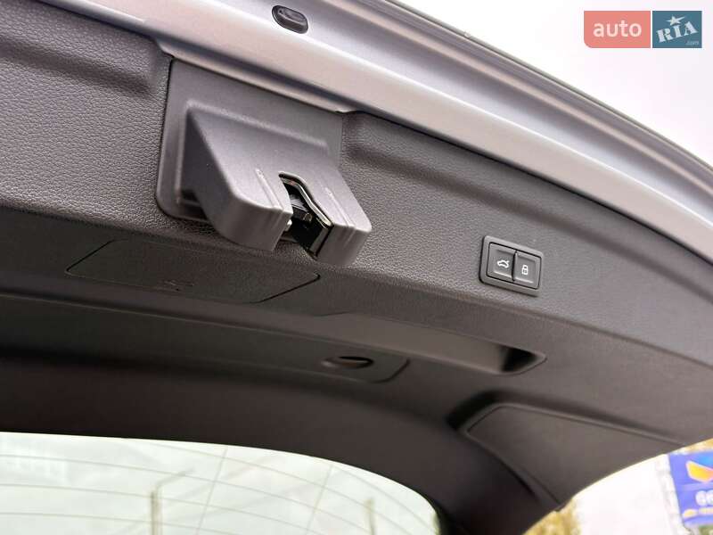 Позашляховик / Кросовер Audi Q3 2024 в Києві