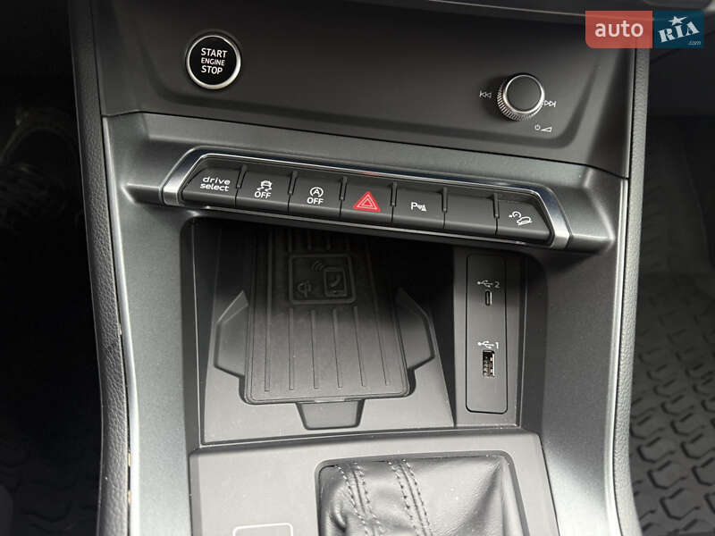 Позашляховик / Кросовер Audi Q3 2021 в Києві фото 36 Позашляховик / Кросовер Audi Q3 2021 в Києві
