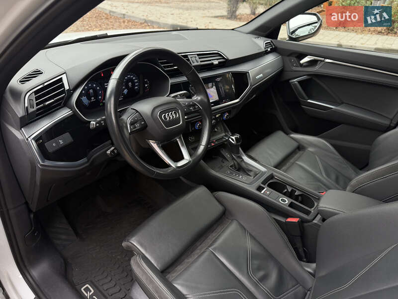 Позашляховик / Кросовер Audi Q3 2021 в Києві фото 43 Позашляховик / Кросовер Audi Q3 2021 в Києві
