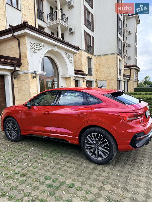 Позашляховик / Кросовер Audi Q3 2021 в Києві фото 2 Позашляховик / Кросовер Audi Q3 2021 в Києві