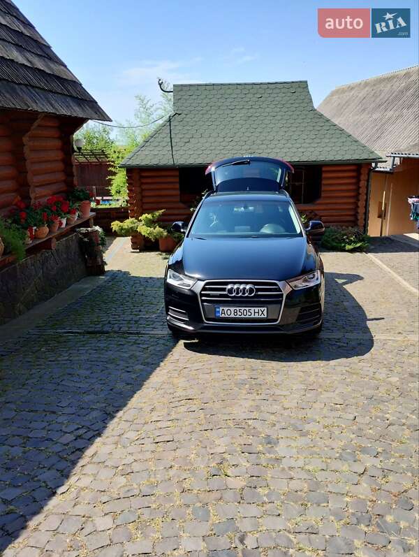 Позашляховик / Кросовер Audi Q3 2015 в Ужгороді