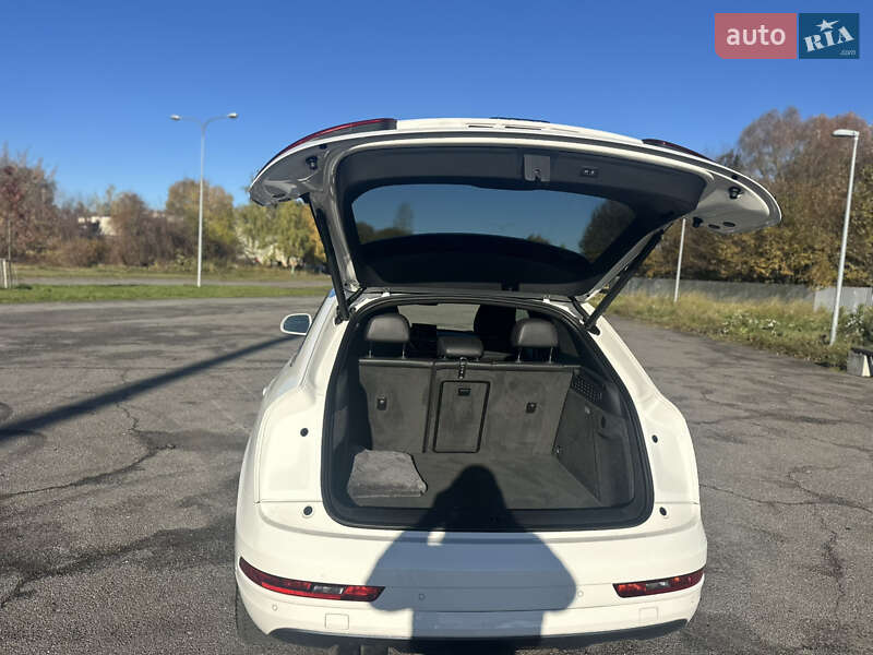 Внедорожник / Кроссовер Audi Q3 2015 в Львове