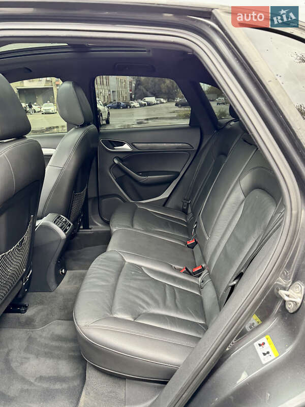 Внедорожник / Кроссовер Audi Q3 2017 в Днепре