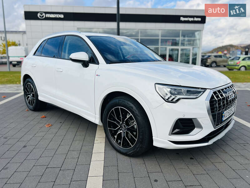 Позашляховик / Кросовер Audi Q3 2022 в Мукачевому