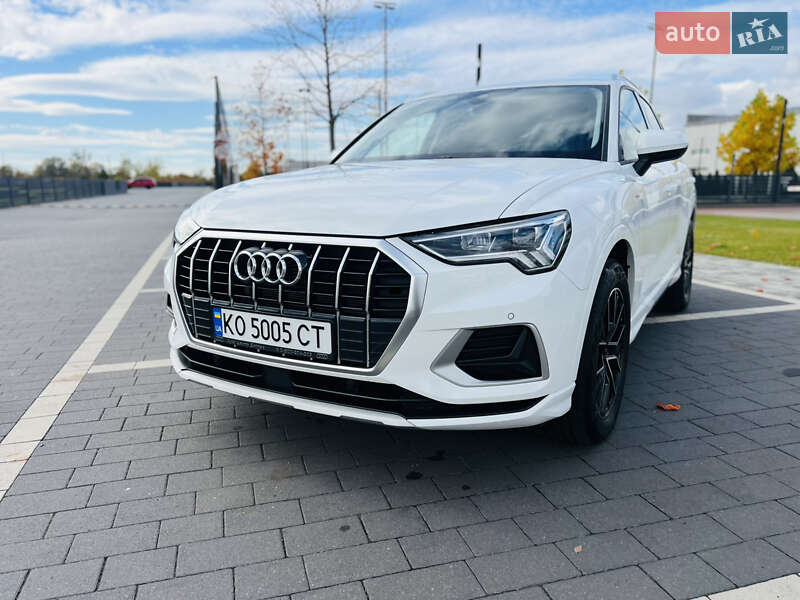 Позашляховик / Кросовер Audi Q3 2022 в Мукачевому