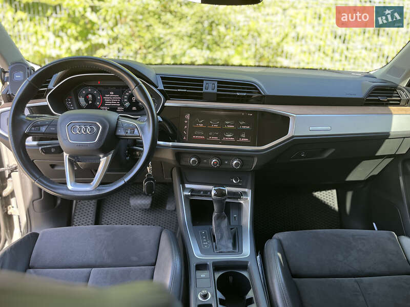 Позашляховик / Кросовер Audi Q3 2019 в Дніпрі фото 8 Позашляховик / Кросовер Audi Q3 2019 в Дніпрі