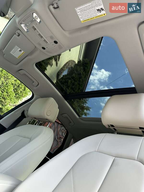 Внедорожник / Кроссовер Audi Q3 2019 в Харькове